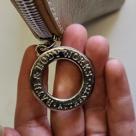 Makeup bag - Picture 2 of 3